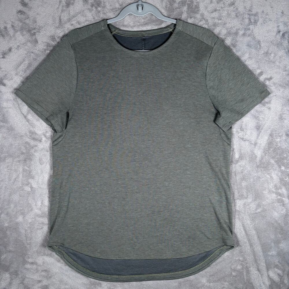 Lululemon Men’s Drysense Gray Short Sleeve Training Shirt Fits Medium